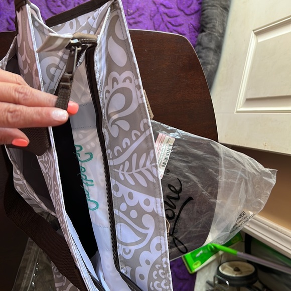 Thirty One “OnThe Go” Bag Medium NWT - Picture 10 of 10